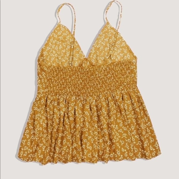 Spaghetti strap flowy tank top. 1X or XL. Very cute with black skinny jeans - Picture 2 of 4